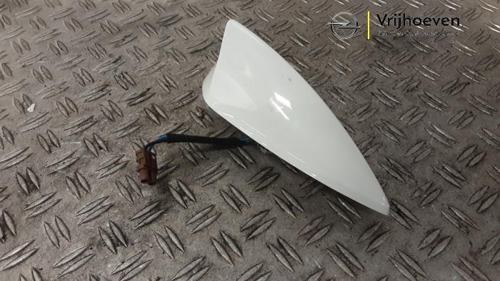Używane Antena Opel Insignia Grand Sport 1.5 Turbo 16V 140 Cena € 35,00 Procedura marży oferowane przez Autodemontage Vrijhoeven B.V.