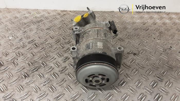 Usagé Pompe clim Opel Corsa F (UB/UH/UP) 1.2 Turbo 12V 100 Prix € 100,00 Règlement à la marge proposé par Autodemontage Vrijhoeven B.V.
