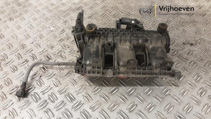 Gebrauchte Ansaugbrugge Opel Corsa F (UB/UH/UP) 1.2 Turbo 12V 100 Preis € 45,00 Margenregelung angeboten von Autodemontage Vrijhoeven B.V.