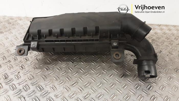 Begagnade Luftfilterhus Opel Corsa F (UB/UH/UP) 1.2 Turbo 12V 100 Pris € 30,00 Marginaltabell erbjuds av Autodemontage Vrijhoeven B.V.