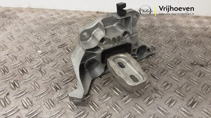 Used Engine mount Opel Corsa F (UB/UH/UP) 1.2 Turbo 12V 100 Price € 25,00 Margin scheme offered by Autodemontage Vrijhoeven B.V.