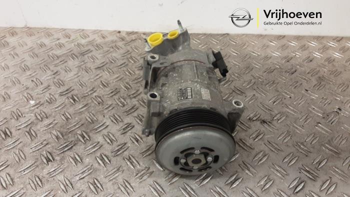 Usagé Pompe clim Opel Corsa F (UB/UH/UP) 1.2 Turbo 12V 100 Prix € 100,00 Règlement à la marge proposé par Autodemontage Vrijhoeven B.V.