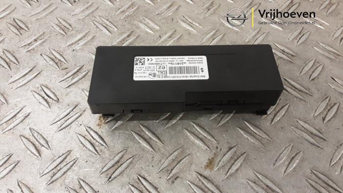 Używane Interfejs telefoniczny Opel Corsa F (UB/UH/UP) 1.2 Turbo 12V 100 Cena € 50,00 Procedura marży oferowane przez Autodemontage Vrijhoeven B.V.