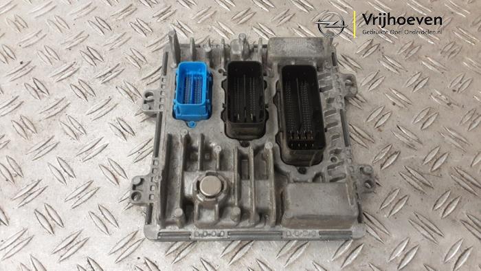 Used Engine management computer Opel Astra K Sports Tourer 1.6 CDTI 136 16V Price € 300,00 Margin scheme offered by Autodemontage Vrijhoeven B.V.