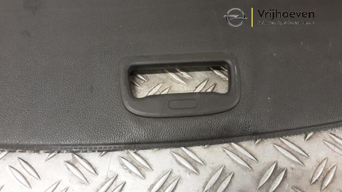 Bâche coffre à bagages d'un Opel Astra K Sports Tourer 1.6 CDTI 136 16V 2018