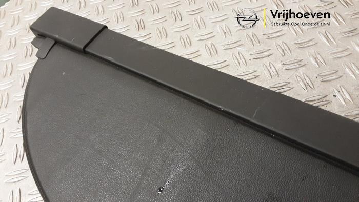 Bâche coffre à bagages d'un Opel Astra K Sports Tourer 1.6 CDTI 136 16V 2018