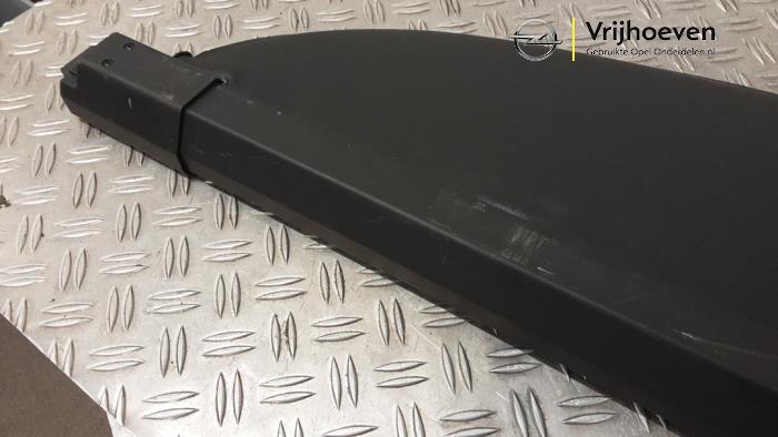 Bâche coffre à bagages d'un Opel Astra K Sports Tourer 1.6 CDTI 136 16V 2018