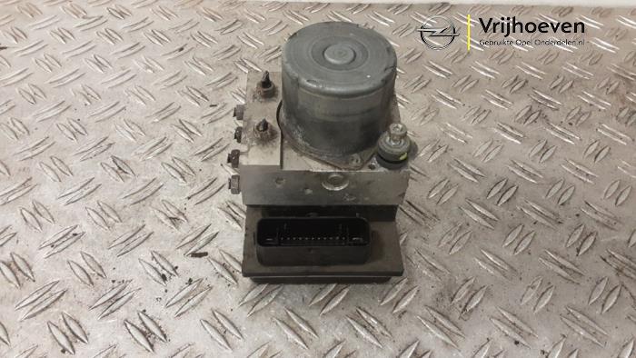 Begagnade ABS-pump Opel Corsa D 1.6i OPC 16V Turbo Pris € 150,00 Marginaltabell erbjuds av Autodemontage Vrijhoeven B.V.