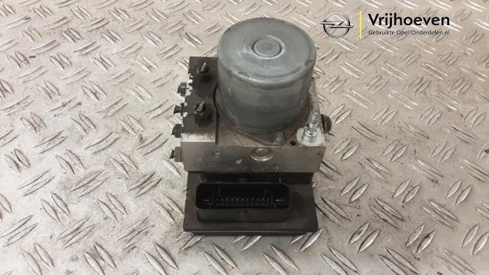 Usagé Bloc ABS Opel Corsa D 1.6i OPC 16V Turbo Prix € 150,00 Règlement à la marge proposé par Autodemontage Vrijhoeven B.V.