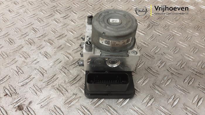Used ABS pump Opel Corsa F (UB/UH/UP) 1.2 Turbo 12V 100 Price € 125,00 Margin scheme offered by Autodemontage Vrijhoeven B.V.