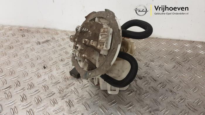 Usagé Pompe à carburant Opel Signum (F48) 3.2 V6 24V Prix € 50,00 Règlement à la marge proposé par Autodemontage Vrijhoeven B.V.