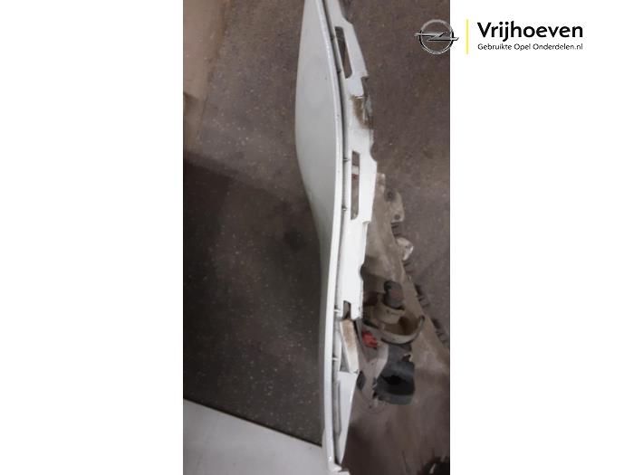 Pare-chocs avant d'un Opel Corsa D 1.2 16V LPG 2012