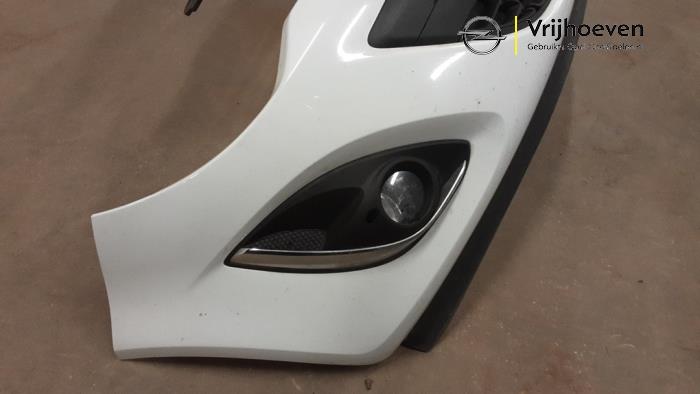 Pare-chocs avant d'un Opel Corsa D 1.2 16V LPG 2012