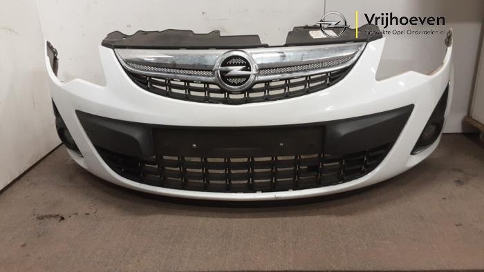 Pare-chocs avant d'un Opel Corsa D 1.2 16V LPG 2012