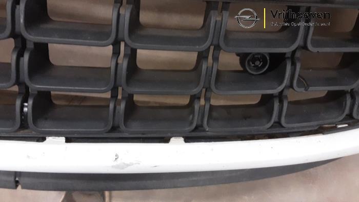 Pare-chocs avant d'un Opel Corsa D 1.2 16V LPG 2012