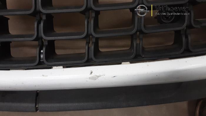 Pare-chocs avant d'un Opel Corsa D 1.2 16V LPG 2012