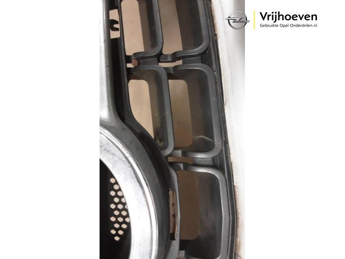 Pare-chocs avant d'un Opel Corsa D 1.2 16V LPG 2012