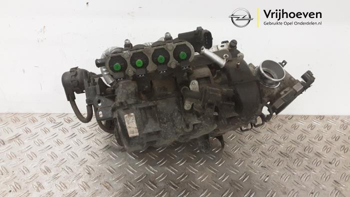 Używane Kolektor dolotowy Opel Corsa D 1.2 16V LPG Cena € 500,00 Procedura marży oferowane przez Autodemontage Vrijhoeven B.V.
