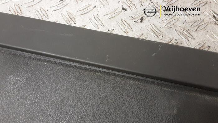 Bâche coffre à bagages d'un Opel Astra K Sports Tourer 1.0 Turbo 12V 2016