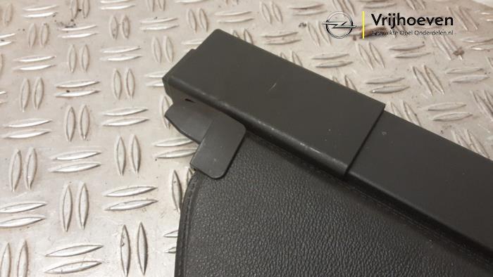 Bâche coffre à bagages d'un Opel Astra K Sports Tourer 1.0 Turbo 12V 2016