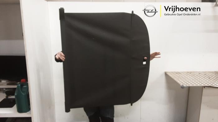 Bâche coffre à bagages d'un Opel Astra K Sports Tourer 1.0 Turbo 12V 2016