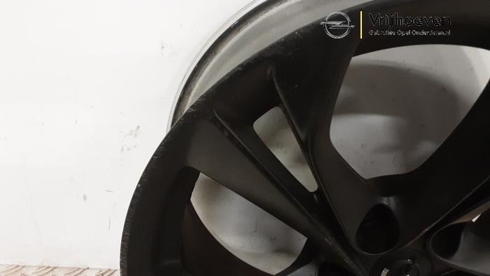 Jante d'un Opel Astra K 1.0 Turbo 12V 2017