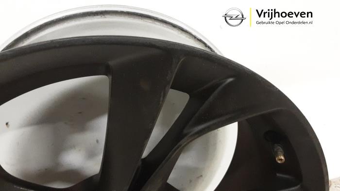 Jante d'un Opel Astra K 1.0 Turbo 12V 2017