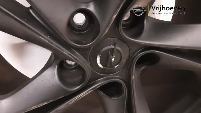 Jante d'un Opel Astra K 1.0 Turbo 12V 2017