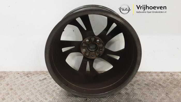 Jante d'un Opel Astra K 1.0 Turbo 12V 2017