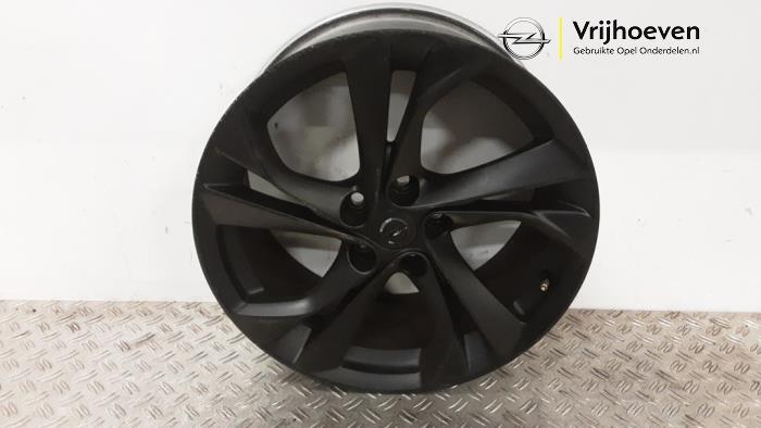 Jante d'un Opel Astra K 1.0 Turbo 12V 2017