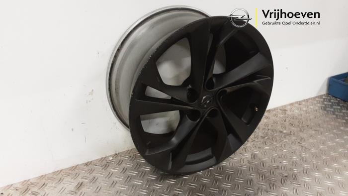 Jante d'un Opel Astra K 1.0 Turbo 12V 2017
