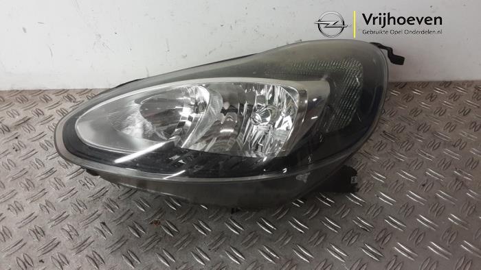 Używane Reflektor lewy Opel Adam 1.4 16V Cena € 250,00 Procedura marży oferowane przez Autodemontage Vrijhoeven B.V.