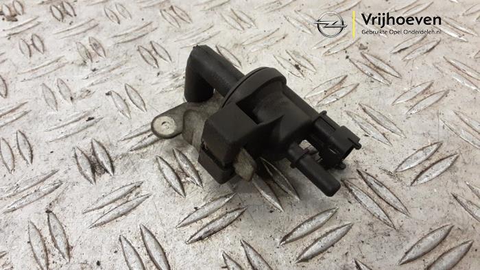 Usagé Evap clapet Opel Adam 1.4 16V Prix € 30,00 Règlement à la marge proposé par Autodemontage Vrijhoeven B.V.