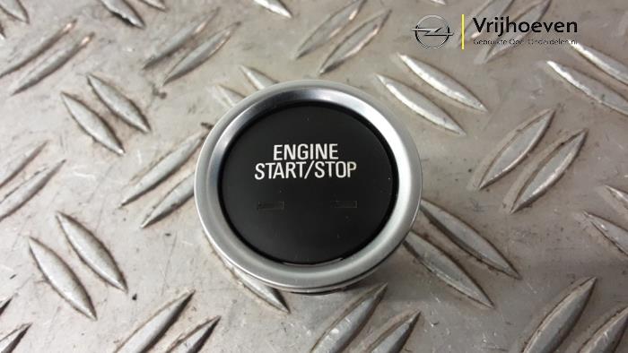 Używane Przelacznik Start/Stop Opel Mokka/Mokka X 1.4 Turbo 16V Bi-fuel ecoFLEX 4x2 Cena € 20,00 Procedura marży oferowane przez Autodemontage Vrijhoeven B.V.