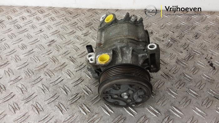 Usagé Pompe clim Opel Karl 1.0 12V Prix € 75,00 Règlement à la marge proposé par Autodemontage Vrijhoeven B.V.