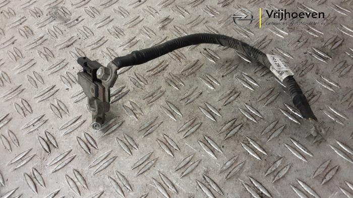 Begagnade Batterisensor Opel Karl 1.0 12V Pris € 25,00 Marginaltabell erbjuds av Autodemontage Vrijhoeven B.V.