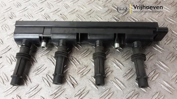 Usagé Bobine Opel Corsa E 1.4 16V Prix € 40,00 Règlement à la marge proposé par Autodemontage Vrijhoeven B.V.