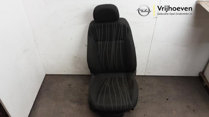 Używane Fotel prawy Opel Corsa D 1.4 16V Twinport Cena € 100,00 Procedura marży oferowane przez Autodemontage Vrijhoeven B.V.