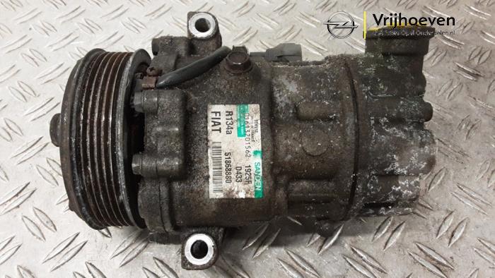 Usagé Pompe clim Opel Combo 1.6 CDTI 16V Prix € 50,00 Règlement à la marge proposé par Autodemontage Vrijhoeven B.V.