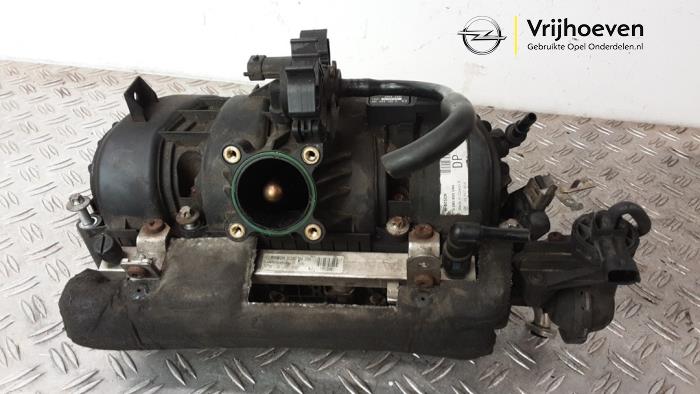 Używane Kolektor dolotowy Opel Corsa D 1.4 16V Twinport Cena € 50,00 Procedura marży oferowane przez Autodemontage Vrijhoeven B.V.