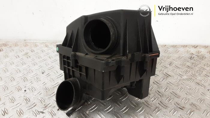 Begagnade Luftfilterhus Opel Corsa E 1.0 SIDI Turbo 12V Pris € 100,00 Marginaltabell erbjuds av Autodemontage Vrijhoeven B.V.