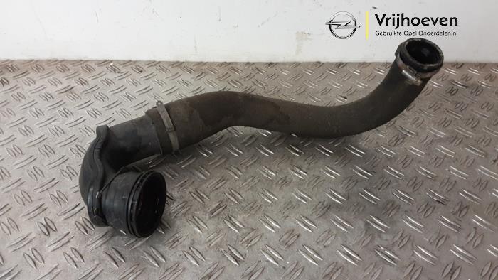 Gebrauchte Intercooler Schlauch Opel Astra J GTC (PD2/PF2) 1.4 Turbo 16V ecoFLEX 120 Preis € 75,00 Margenregelung angeboten von Autodemontage Vrijhoeven B.V.