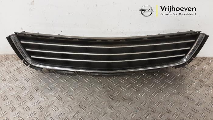 Begagnade Grill Opel Astra H (L48) 1.4 16V Twinport Pris € 50,00 Marginaltabell erbjuds av Autodemontage Vrijhoeven B.V.
