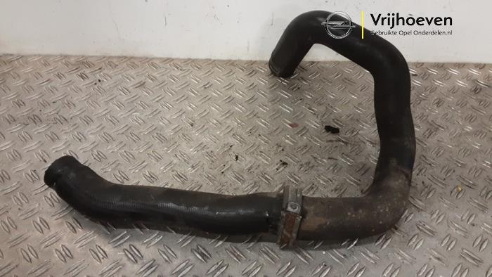 Gebrauchte Intercooler Schlauch Opel Zafira (M75) 2.0 16V Turbo Preis € 100,00 Margenregelung angeboten von Autodemontage Vrijhoeven B.V.