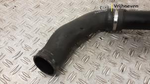 Intercooler Rohr van een Opel Zafira (M75) 2.0 16V Turbo 2006