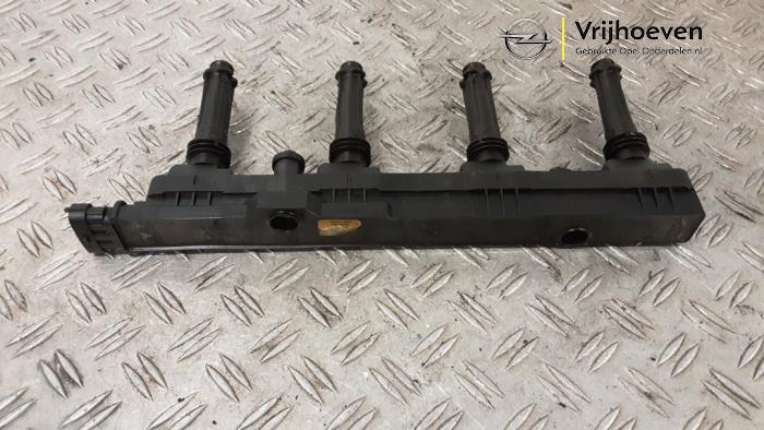 Ignition coil from a Opel Zafira (M75) 2.0 16V Turbo 2006