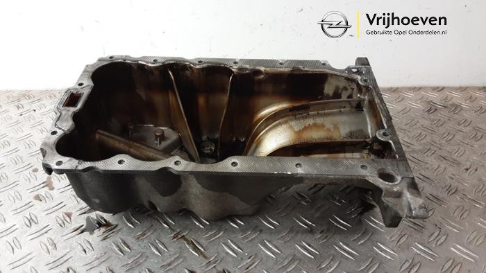 Usagé Couvercle carter Opel Corsa E 1.4 16V Prix € 75,00 Règlement à la marge proposé par Autodemontage Vrijhoeven B.V.