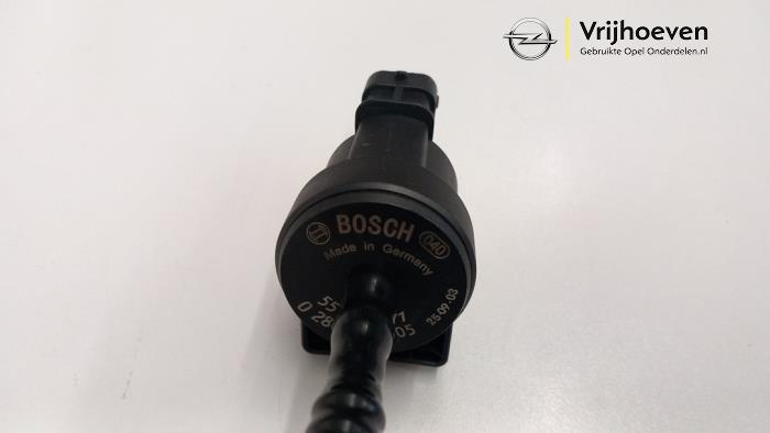 Evap Ventil van een Opel Astra J (PC6/PD6/PE6/PF6) 1.4 Turbo 16V 2012