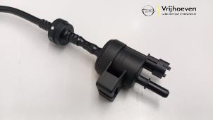 Evap Ventil van een Opel Astra J (PC6/PD6/PE6/PF6) 1.4 Turbo 16V 2012