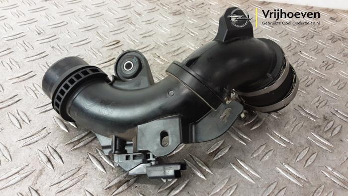 Gebrauchte Intercooler Rohr Opel Crossland (X) 1.2 Turbo 12V Preis € 20,00 Margenregelung angeboten von Autodemontage Vrijhoeven B.V.